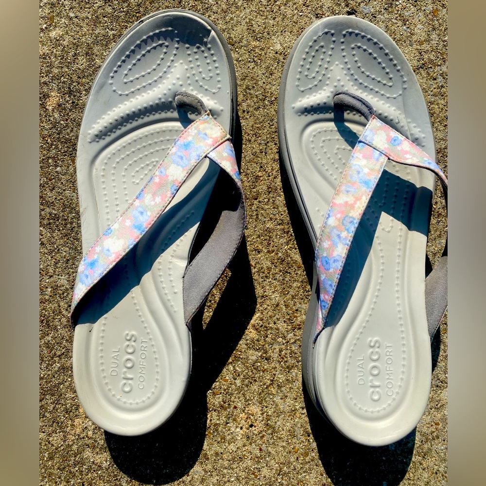 Used Mulit-Color Croc Thong Slides